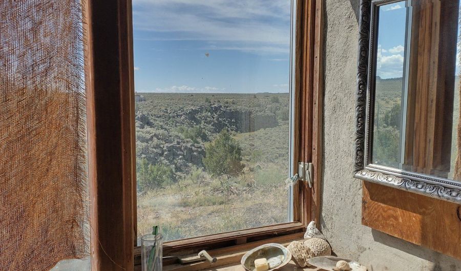 148 Starr Rd, Carson, NM 87517 - 2 Beds, 1 Bath