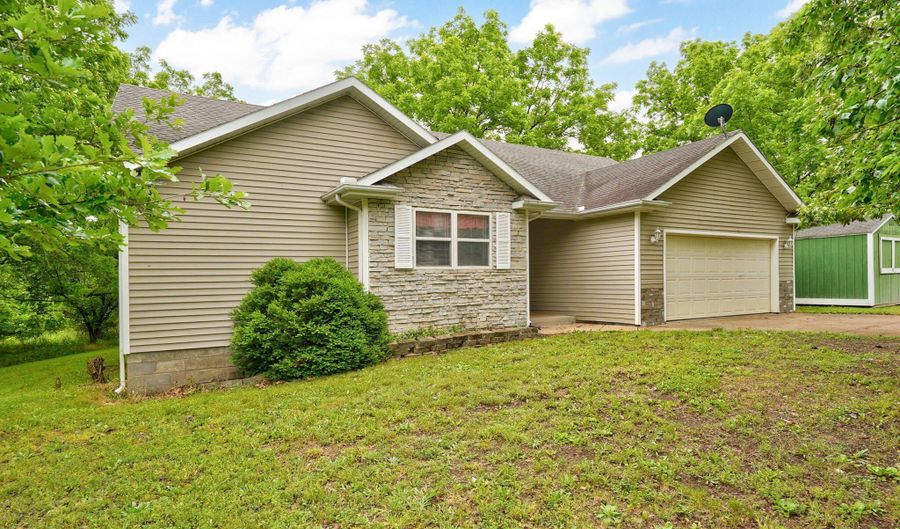 21445 Lawrence 2074, Ash Grove, MO 65604 - 4 Beds, 2 Bath