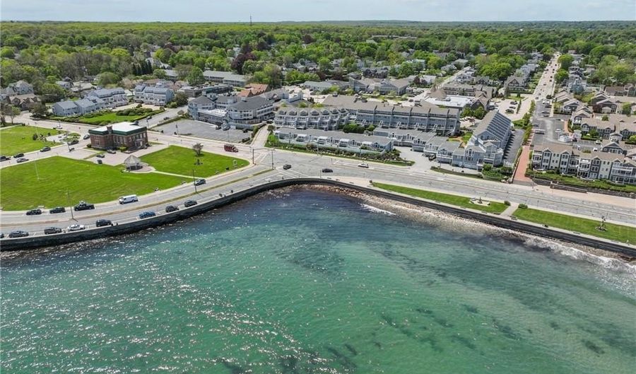 19 Beach St 13, Narragansett, RI 02882 - 2 Beds, 2 Bath
