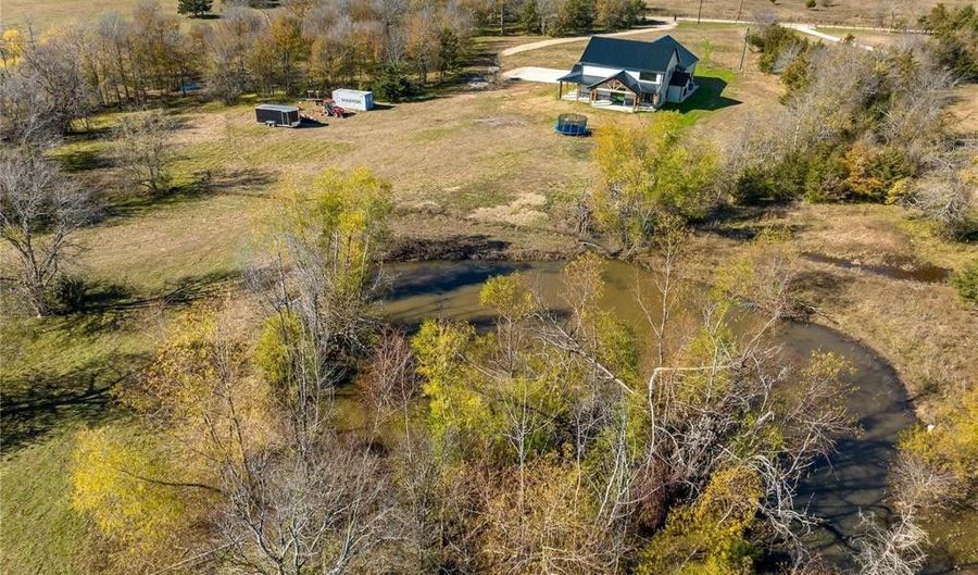 1656 County Road 15160, Blossom, TX 75416 - 4 Beds, 4 Bath