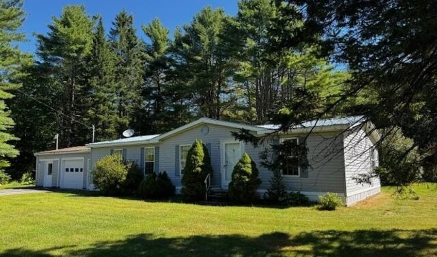 21 Brighton Rd, Athens, ME 04912 - 3 Beds, 2 Bath