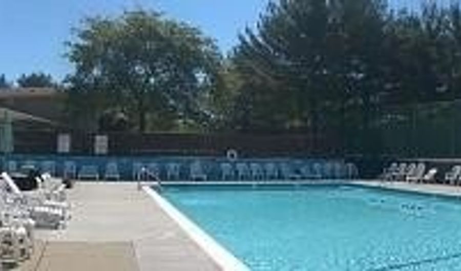 755 Williamsburg Cir, Warwick, RI 02886 - 1 Beds, 1 Bath