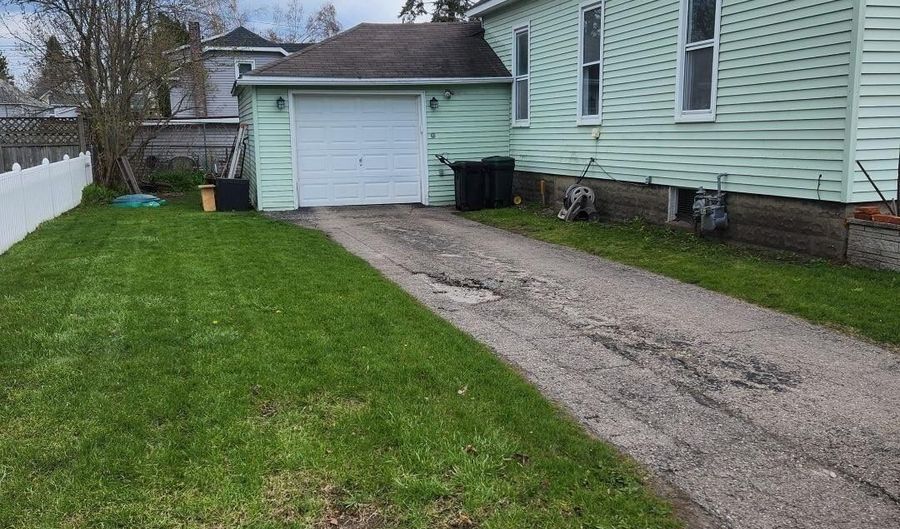 303 McKinley Ave, Alpena, MI 49707 - 3 Beds, 1 Bath