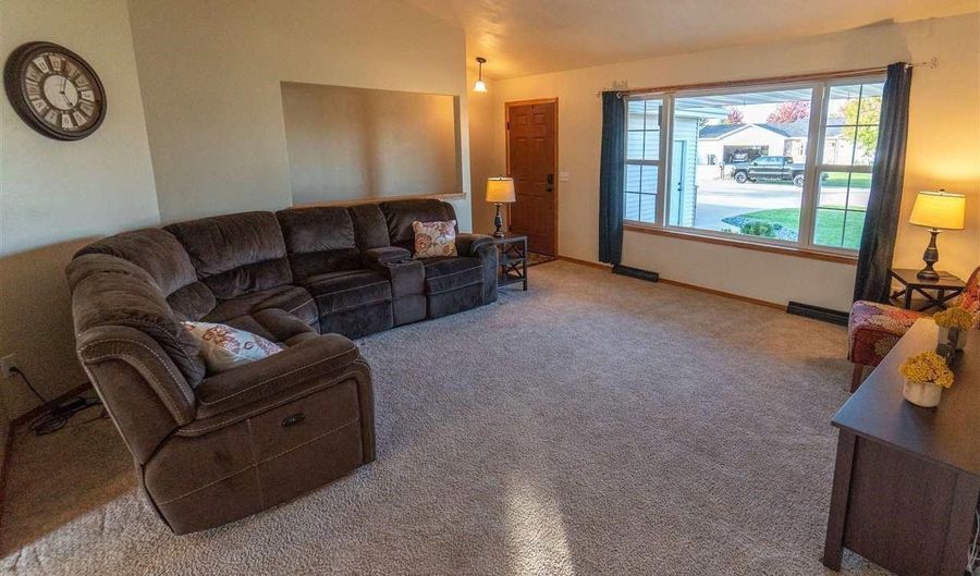 W5353 AMY Avenue, Appleton, WI 54915 - 4 Beds, 3 Bath