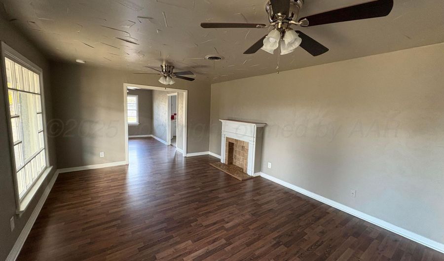 1001 S LAMAR St, Amarillo, TX 79102 - 3 Beds, 2 Bath