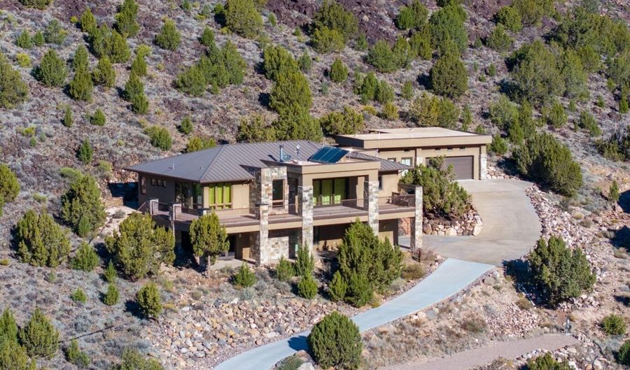 23 N STAGECOACH, Brookside, UT 84782 - 4 Beds, 4 Bath