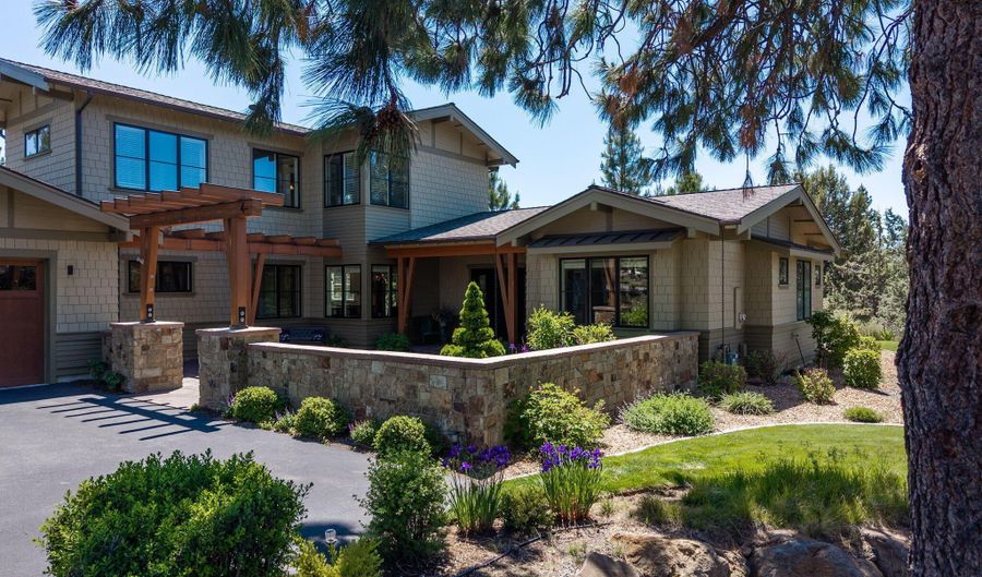 61525 Meeks Trl, Bend, OR 97702 - 3 Beds, 3 Bath