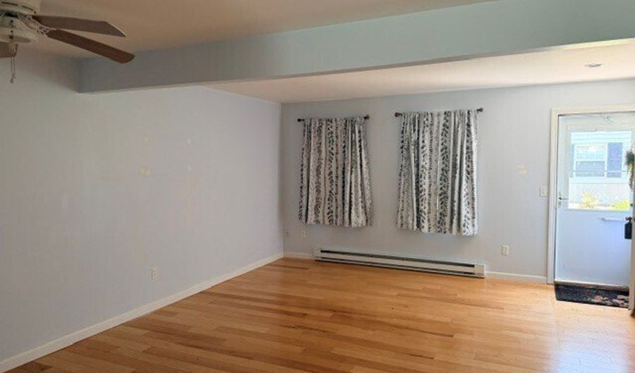 4 Founders Vlg 4, Clinton, CT 06413 - 2 Beds, 2 Bath