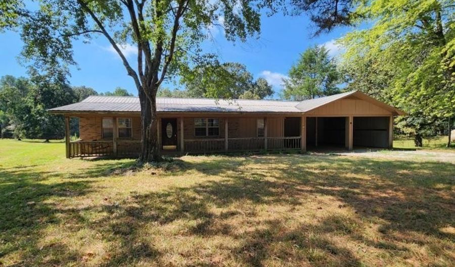561 County Road 800, Blue Mountain, MS 38610 - 3 Beds, 1 Bath