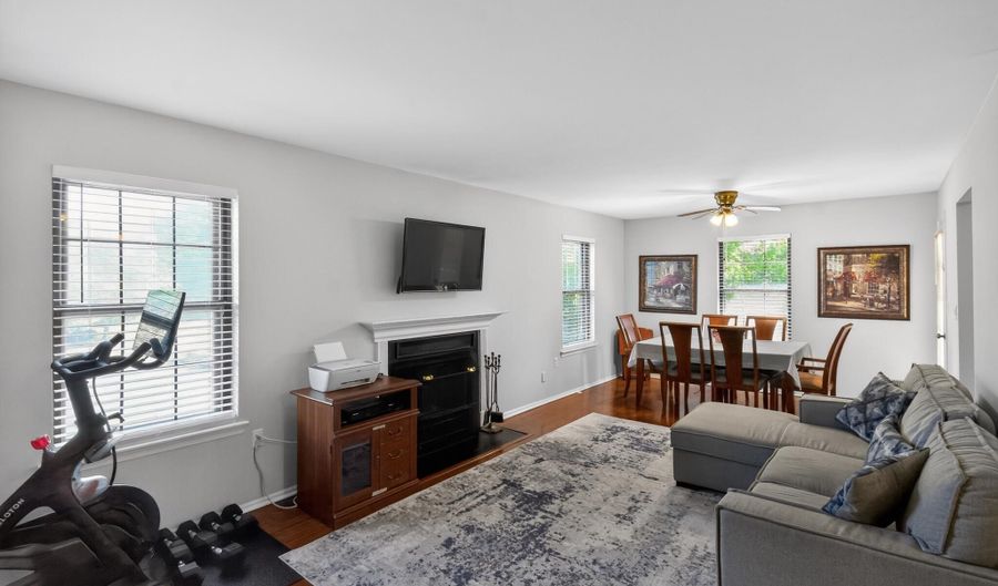 1311 Wellington Pl, Aberdeen, NJ 07747 - 2 Beds, 2 Bath