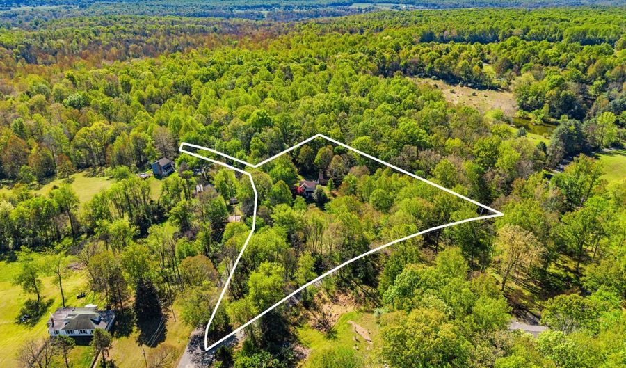 12151 DEERFIELD Ln, Amissville, VA 20106 - 3 Beds, 3 Bath