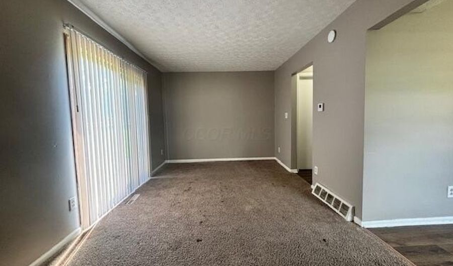 2621 Woodsedge Rd, Columbus, OH 43224 - 2 Beds, 2 Bath
