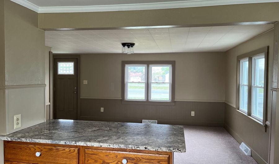 10370 S DUPONT Hwy, Felton, DE 19943 - 3 Beds, 1 Bath