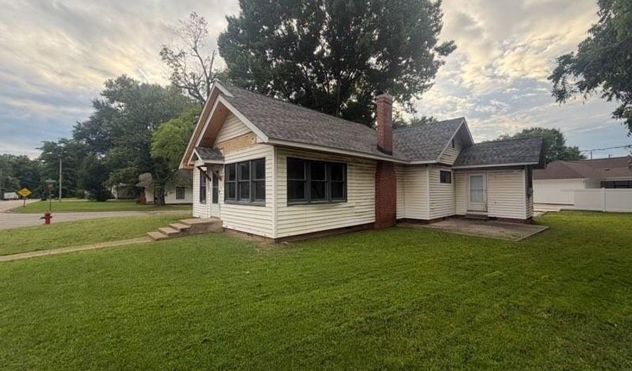 118 Ash St, Alma, AR 72921 - 3 Beds, 3 Bath