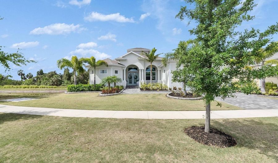 706 Manns Harbor Dr, Apollo Beach, FL 33572 - 0 Beds, 3 Bath