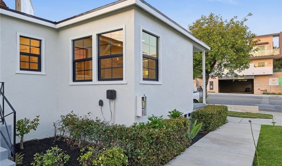 1985 N Lake Ave, Altadena, CA 91001 - 1 Beds, 1 Bath
