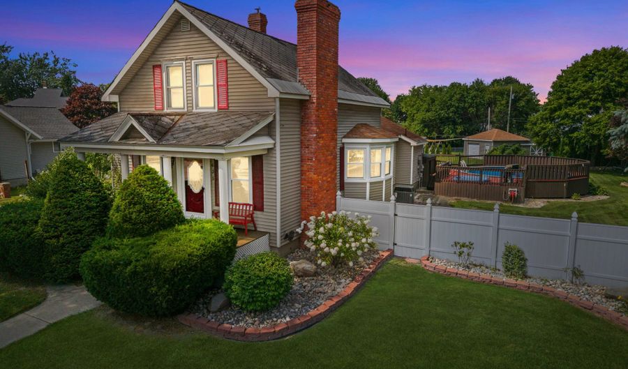 635 W Washington Ave, Alpena, MI 49707 - 4 Beds, 4 Bath