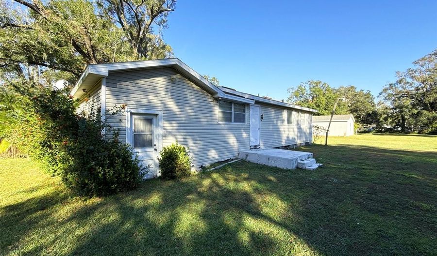 4805 SAND MOUNTAIN LOOP Rd, Auburndale, FL 33823 - 2 Beds, 1 Bath