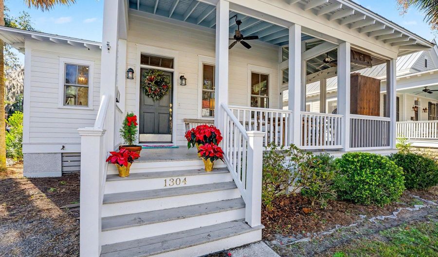 1304 Washington St, Beaufort, SC 29902 - 3 Beds, 2 Bath