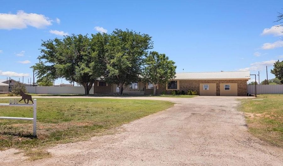 640 SE 2401, Andrews, TX 79714 - 6 Beds, 2 Bath