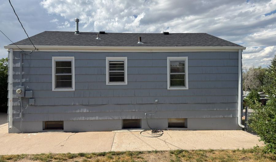 1839 E PERSHING Blvd, Cheyenne, WY 82001 - 3 Beds, 1 Bath