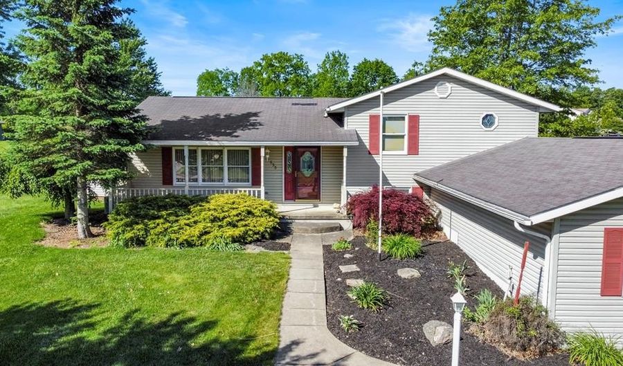 633 King Ridge Ct, Ashland, OH 44805 - 3 Beds, 2 Bath