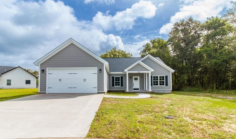 1530 FAIRWAY Dr, Bainbridge, GA 39819 - 3 Beds, 2 Bath