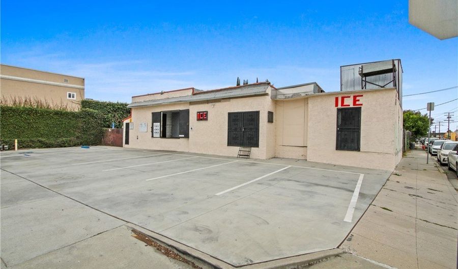 911 N Alameda, Compton, CA 90220 - 0 Beds, 0 Bath