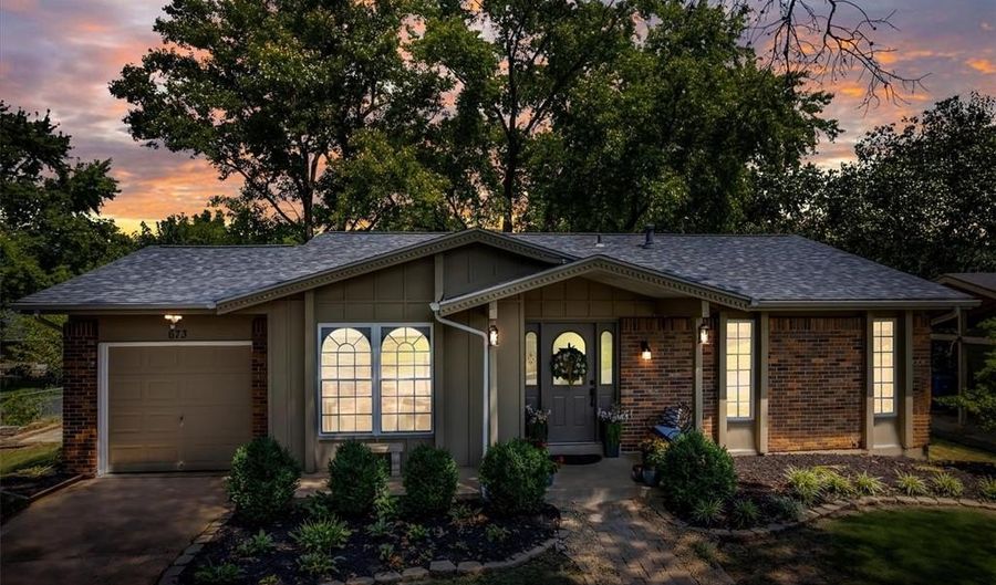 673 Lemonwood Dr, Ballwin, MO 63021 - 3 Beds, 3 Bath