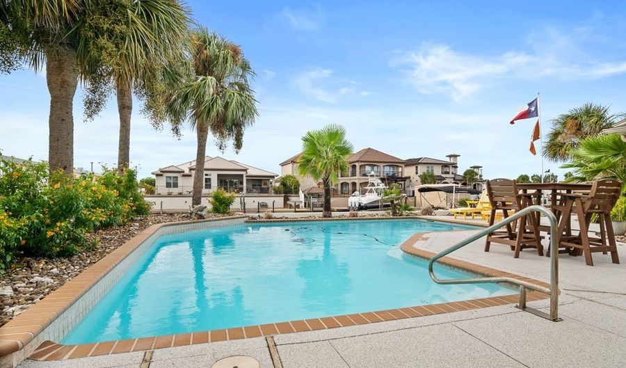 122 Bay Ct, Aransas Pass, TX 78336 - 3 Beds, 4 Bath