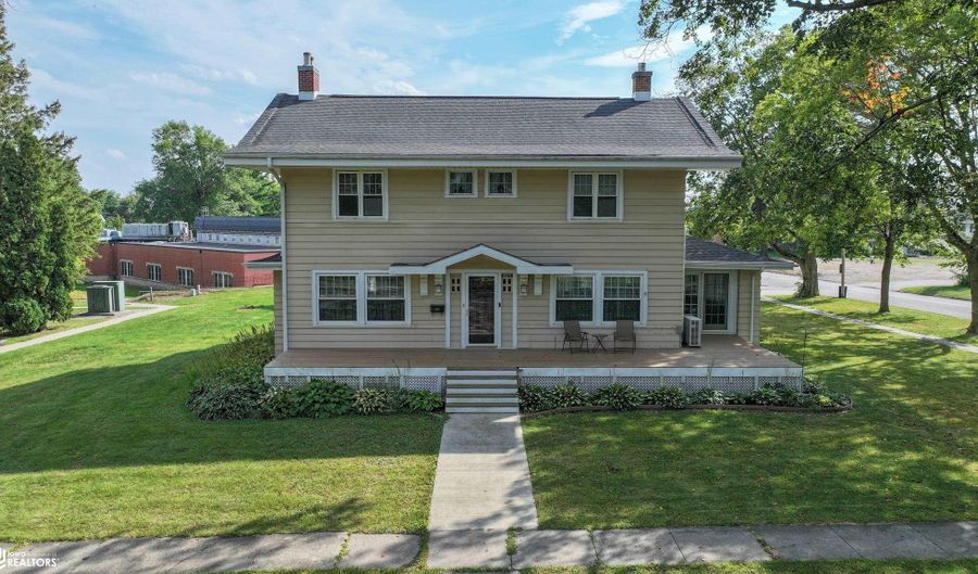 1004 2nd Ave, Ackley, IA 50601 - 4 Beds, 2 Bath