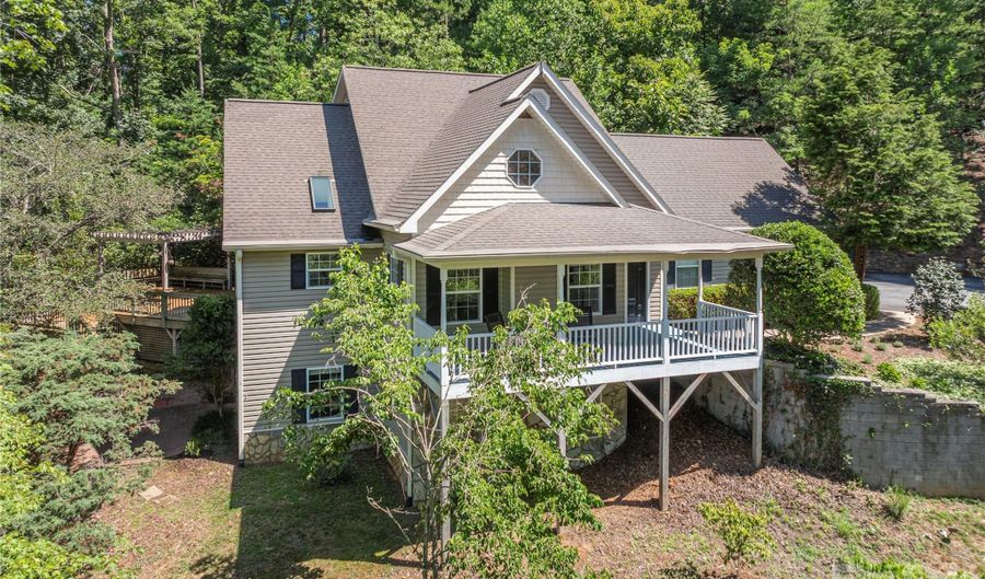 602 Hidden Springs Dr, Asheville, NC 28804 - 3 Beds, 4 Bath