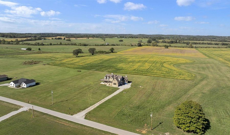 1683 Taylor Barrow Rd, Auburn, KY 42206 - 4 Beds, 3 Bath