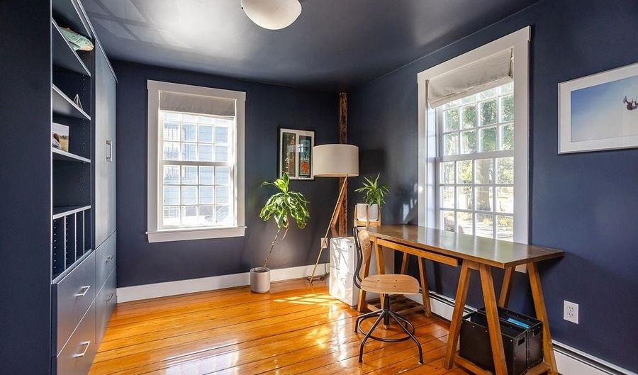 3 Vicksburg Pl, Newport, RI 02840 - 4 Beds, 3 Bath