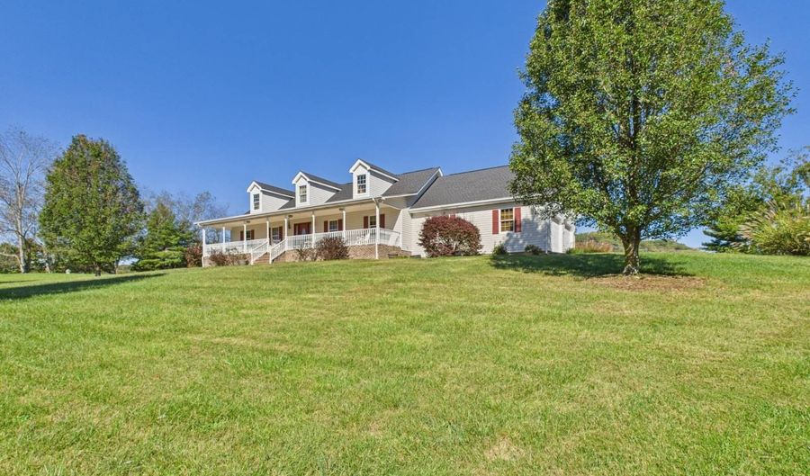 24065 Watauga Rd, Abingdon, VA 24211 - 4 Beds, 2 Bath