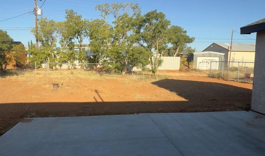 1109 SW 5th St, Andrews, TX 79714 - 3 Beds, 2 Bath
