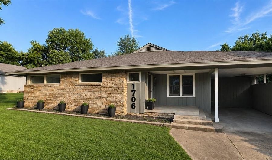 1706 Broadway Pl, Ardmore, OK 73401 - 3 Beds, 2 Bath