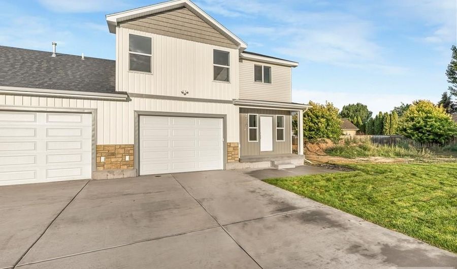 3210 E Reynard Ln, Idaho Falls, ID 83401 - 3 Beds, 3 Bath