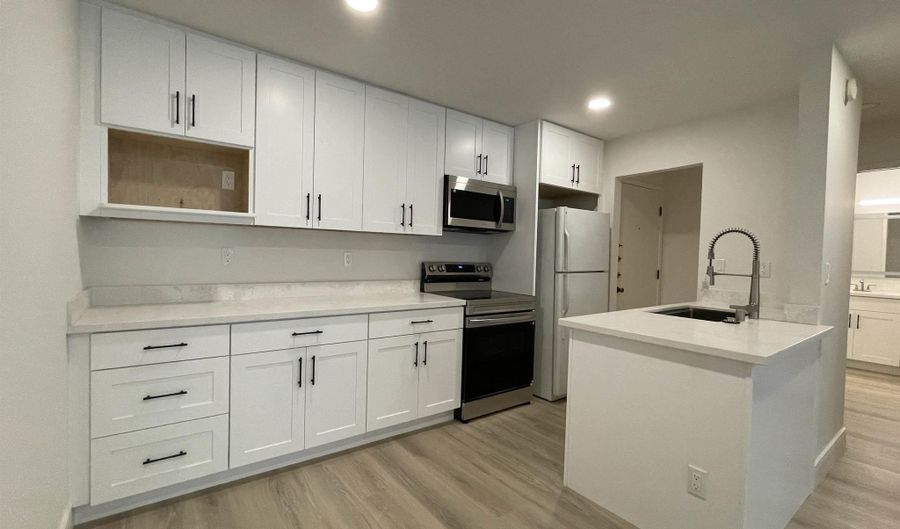 965 SHOREPOINT Ct #200, Alameda, CA 94501 - 1 Beds, 1 Bath