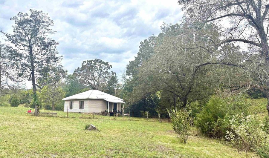 225 Claxton Loop, Batesville, AR 72501 - 2 Beds, 2 Bath