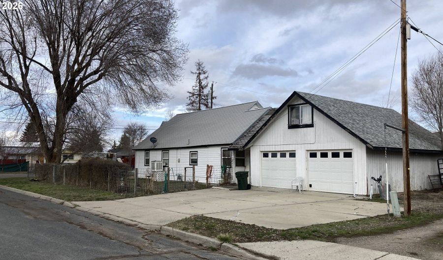 2249 MILLER Ave, Baker City, OR 97814 - 3 Beds, 2 Bath