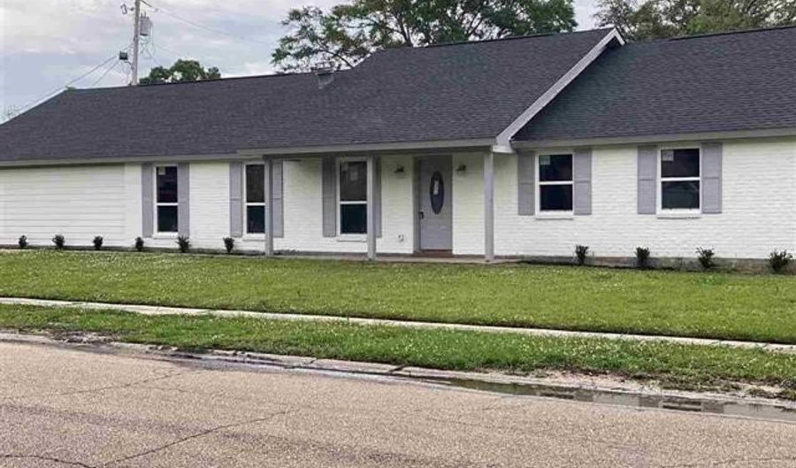 6072 SUMRALL Dr, Baton Rouge, LA 70811 - 3 Beds, 2 Bath