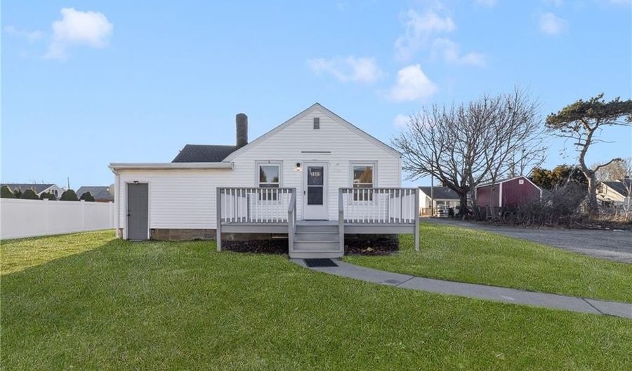 1609 W Main Rd, Middletown, RI 02842 - 2 Beds, 1 Bath