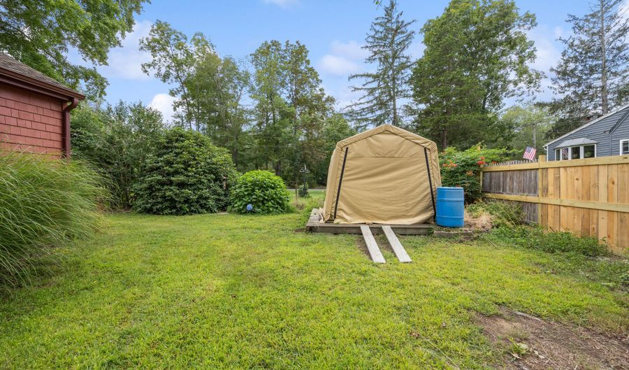 79 Wangumbaug Dr, Coventry, CT 06238 - 2 Beds, 1 Bath