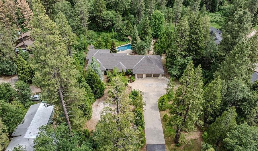 2705 Pine Dr, Arnold, CA 95223 - 3 Beds, 4 Bath