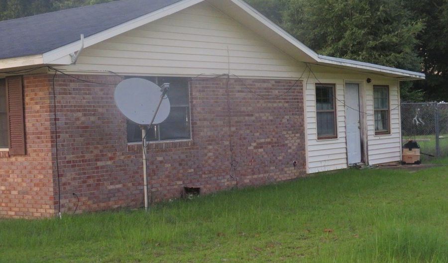 172 Sasser Store Rd, Bainbridge, GA 39817 - 3 Beds, 2 Bath