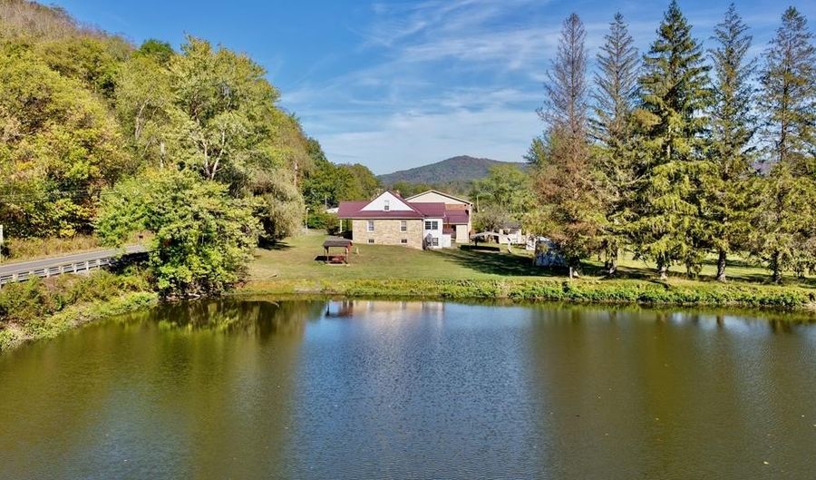 7886 State Highway 3, Alderson, WV 24910 - 7 Beds, 3 Bath