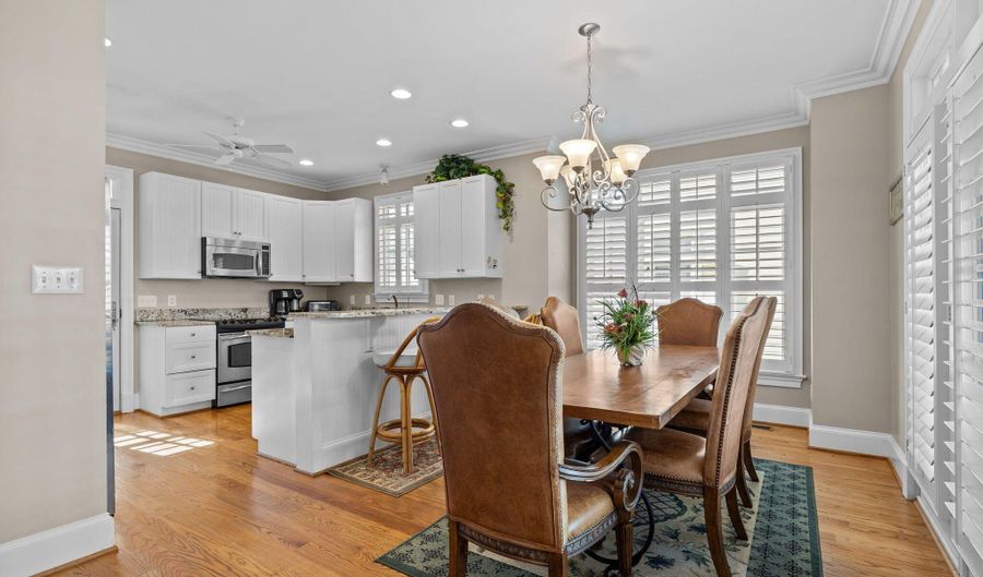 101 Bay Ridge Dr, Atlantic Beach, NC 28512 - 5 Beds, 4 Bath
