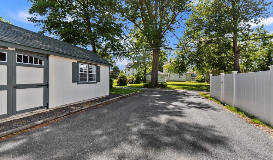229 S ROGERS St, Aberdeen, MD 21001 - 3 Beds, 2 Bath