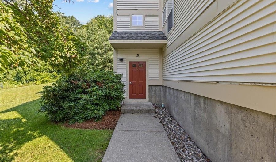 227 Hildred Dr, Burlington, VT 05401 - 1 Beds, 1 Bath